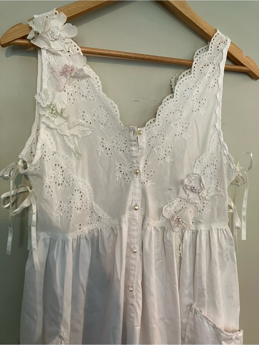 Vintage Cinzia Linea Intima Rosettes Embellished White Nightgown Side Ties - Picture 4 of 7
